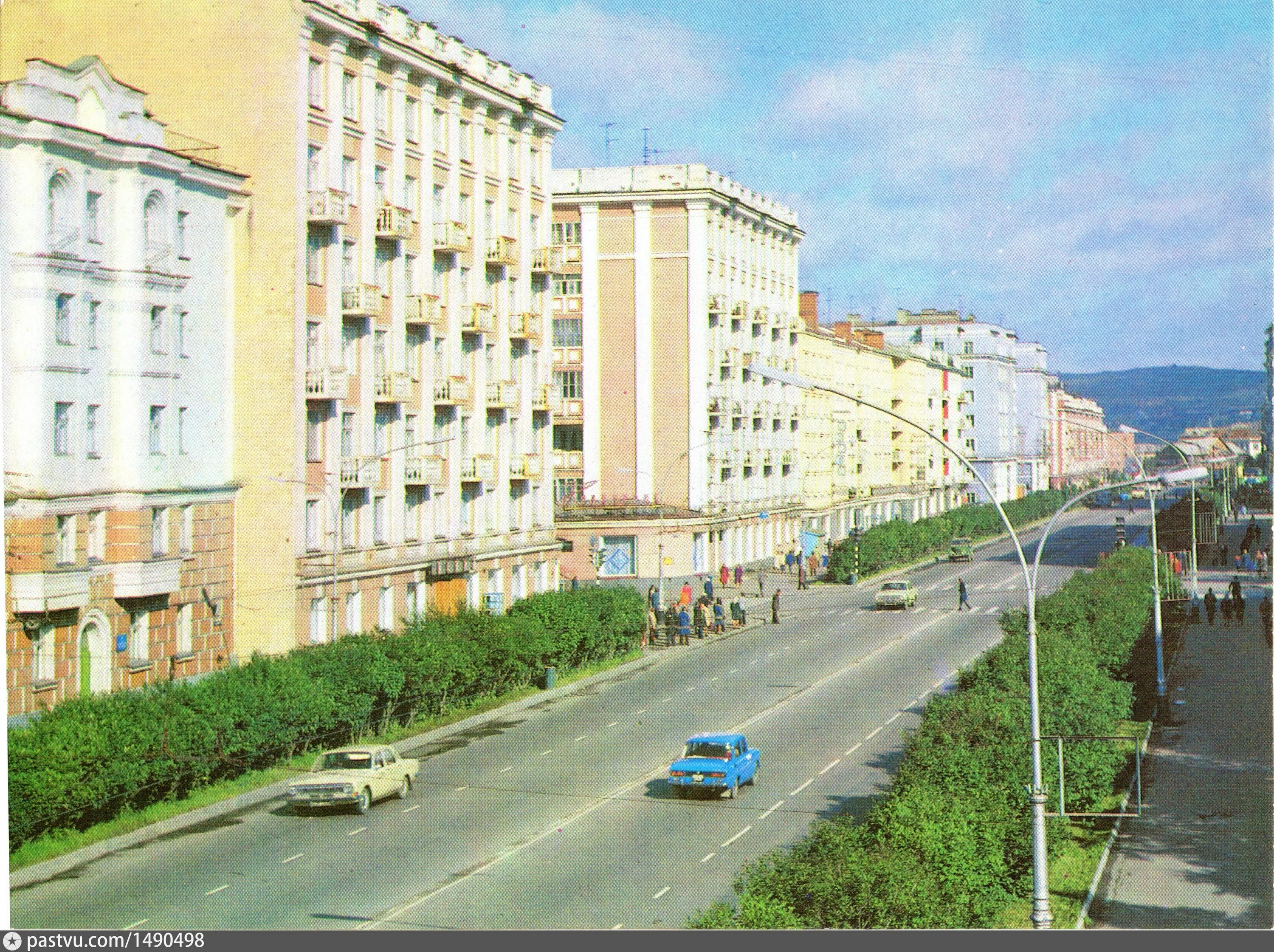 Проспект ленина 70 город мурманск. Проспект ленина 70 город мурманск. Проспект ленина, 90, мурманск. Мурманск архитектура города. Мурманск центральная улица.