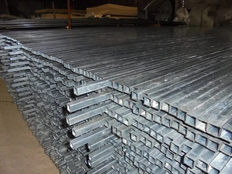 Оцинкованная труба 20х40. Труба профильная 80х80х4 09г2с. труба профильная оцинкованная 80 80 2. труба оцинкованная 80х4. профильная труба оцинкованная 20х20.