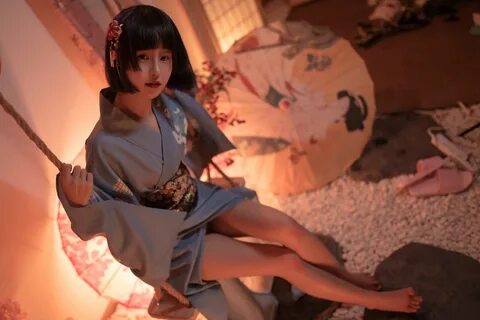 Net Red COSER Photo Красивая девушка с головокружительным детенышем - The T...