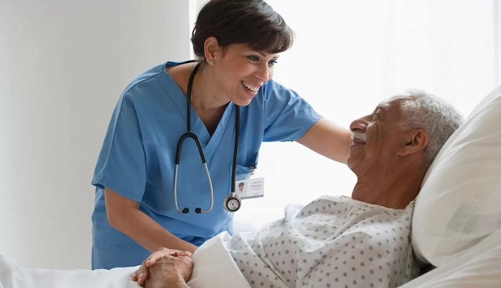 O e patient. Пациент в стационаре. Врач и пациент. O e patient. Девочка у врача.
