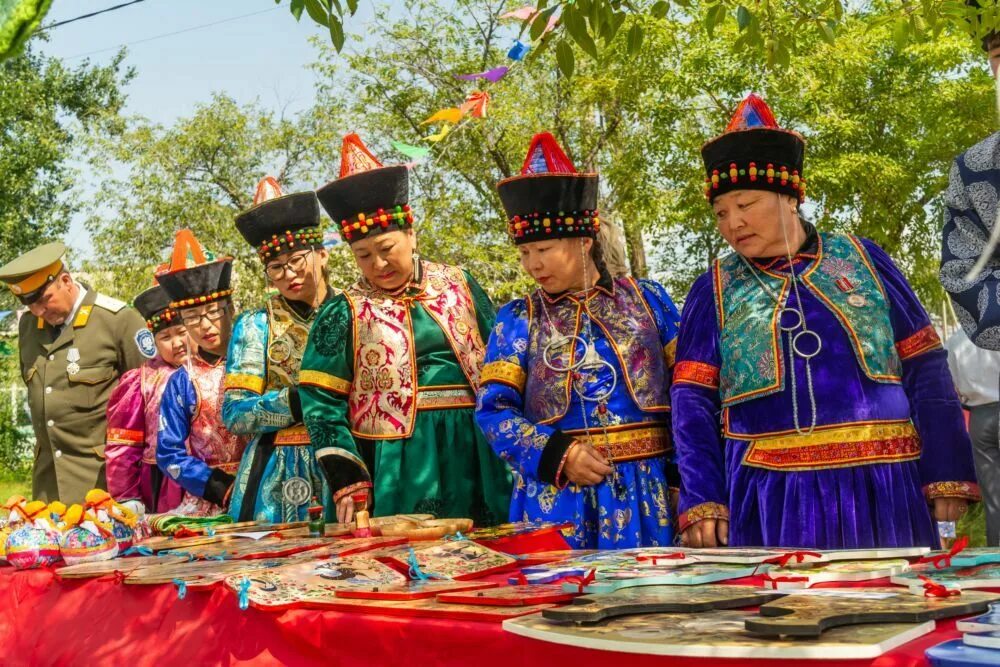 Традиции культур разных народов россии. Традиции народов России. Обычаи народов. Традиции и обычаи народов России. Праздники народов России.