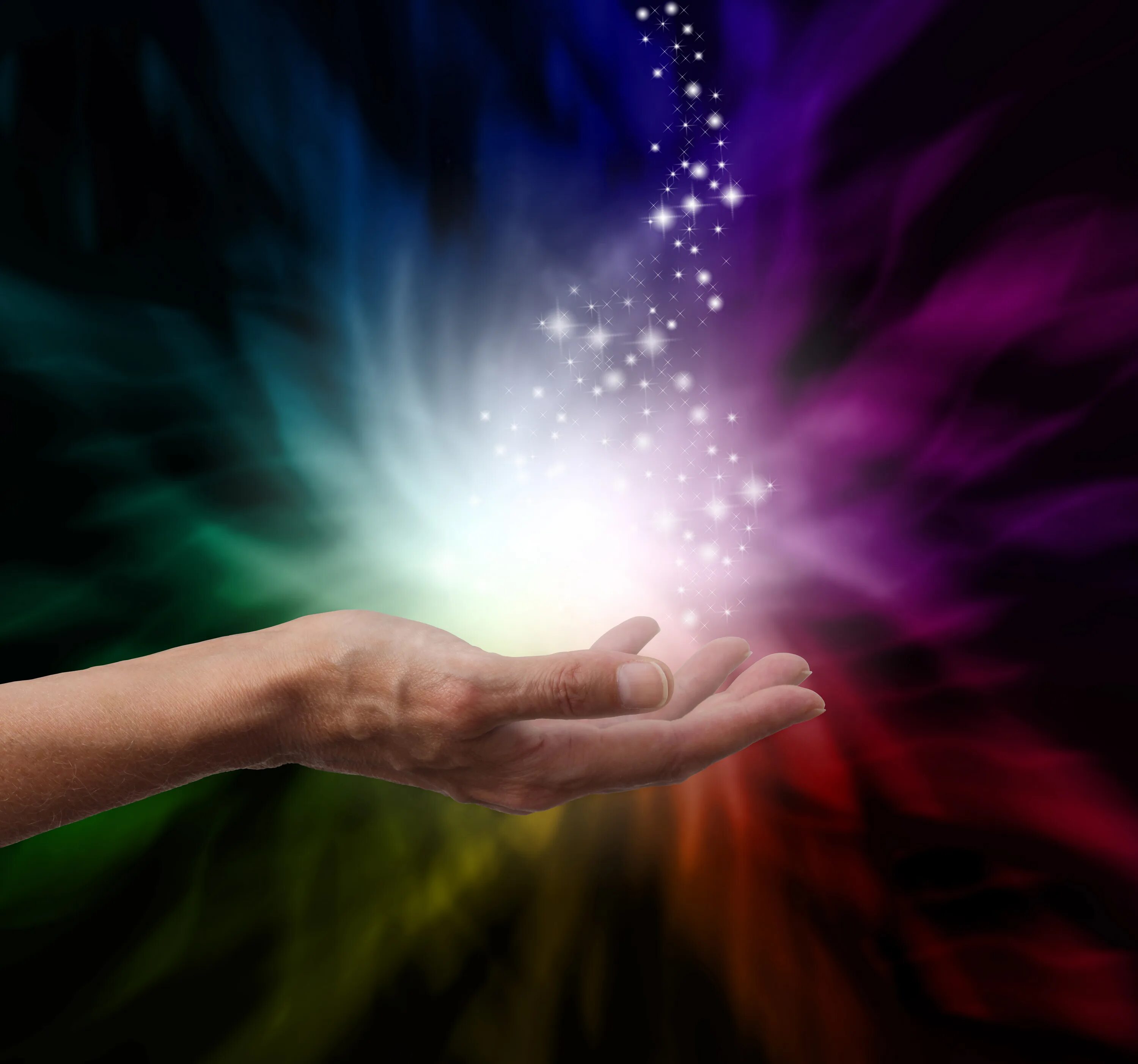 Волшебство в руках. Энергия в руках. Магия в руках. Свет в руках.