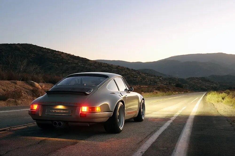 Машины будущего через 10 лет. Машину через 10 минут. Информация о дтп 2020. Машину через 10 минут. Порше singer porsche 911.