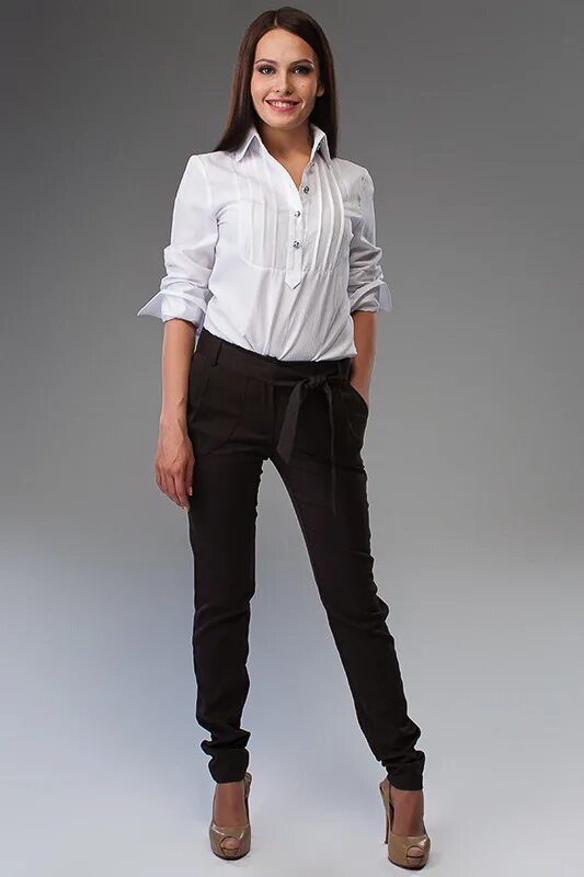 черные брюки и белая рубашка. черные брюки и белая рубашка. черные брюки и белая рубашка. белая блузка с брюками. чёрная водолазка и белая рубашка.