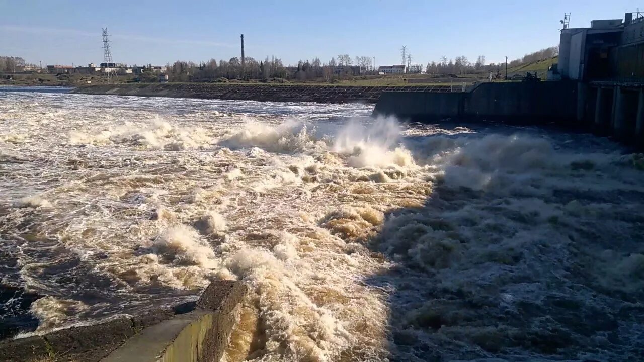 Рыбинск плотина. Дамба шлюз Рыбинск. Водосбросная плотина Рыбинск. Рыбинский гидроузел шлюзы.