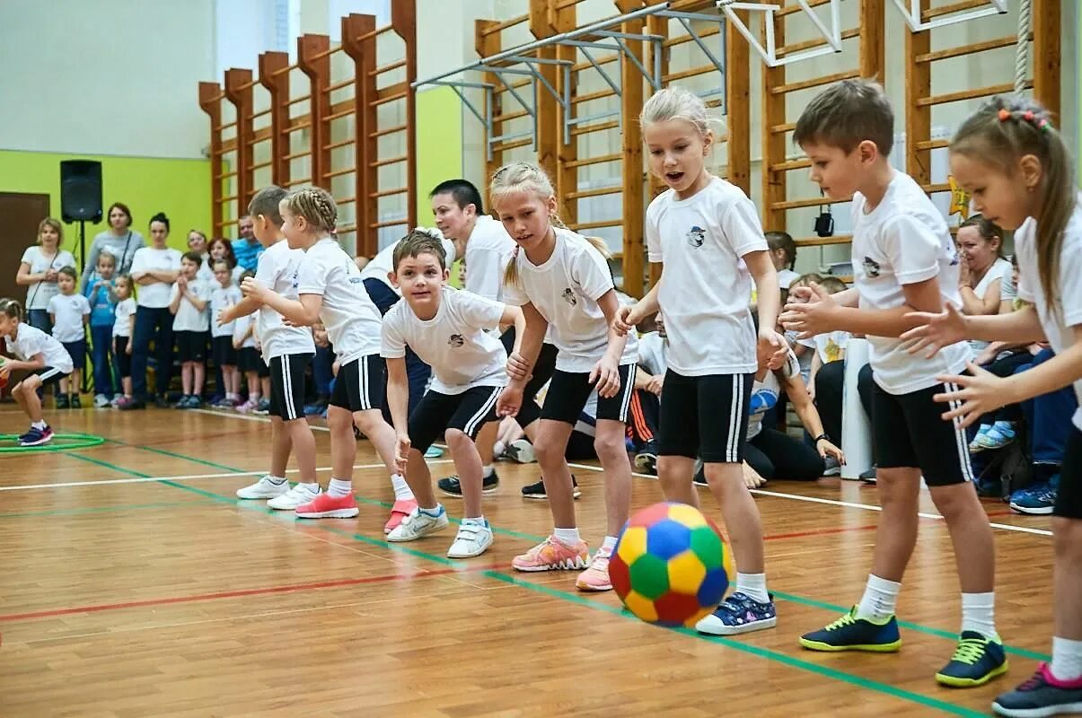 Программа спорт детям. Веселые старты. Спортивные соревнования для детей. Спортивные соревнования Веселые старты. Веселые старты в школе.