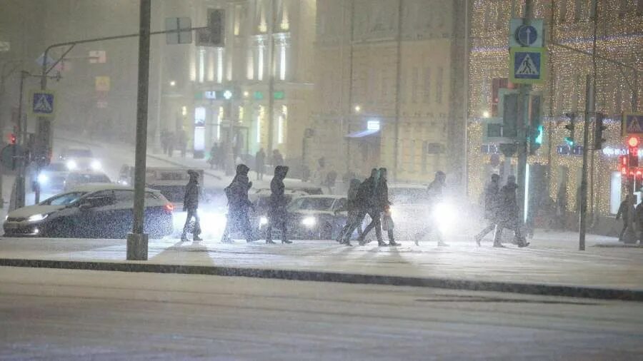 снег будет. снег в москве. снегопад в москве 13 февраля 2021. сколько снега выпало в москве сегодня ночью. снег в москве.