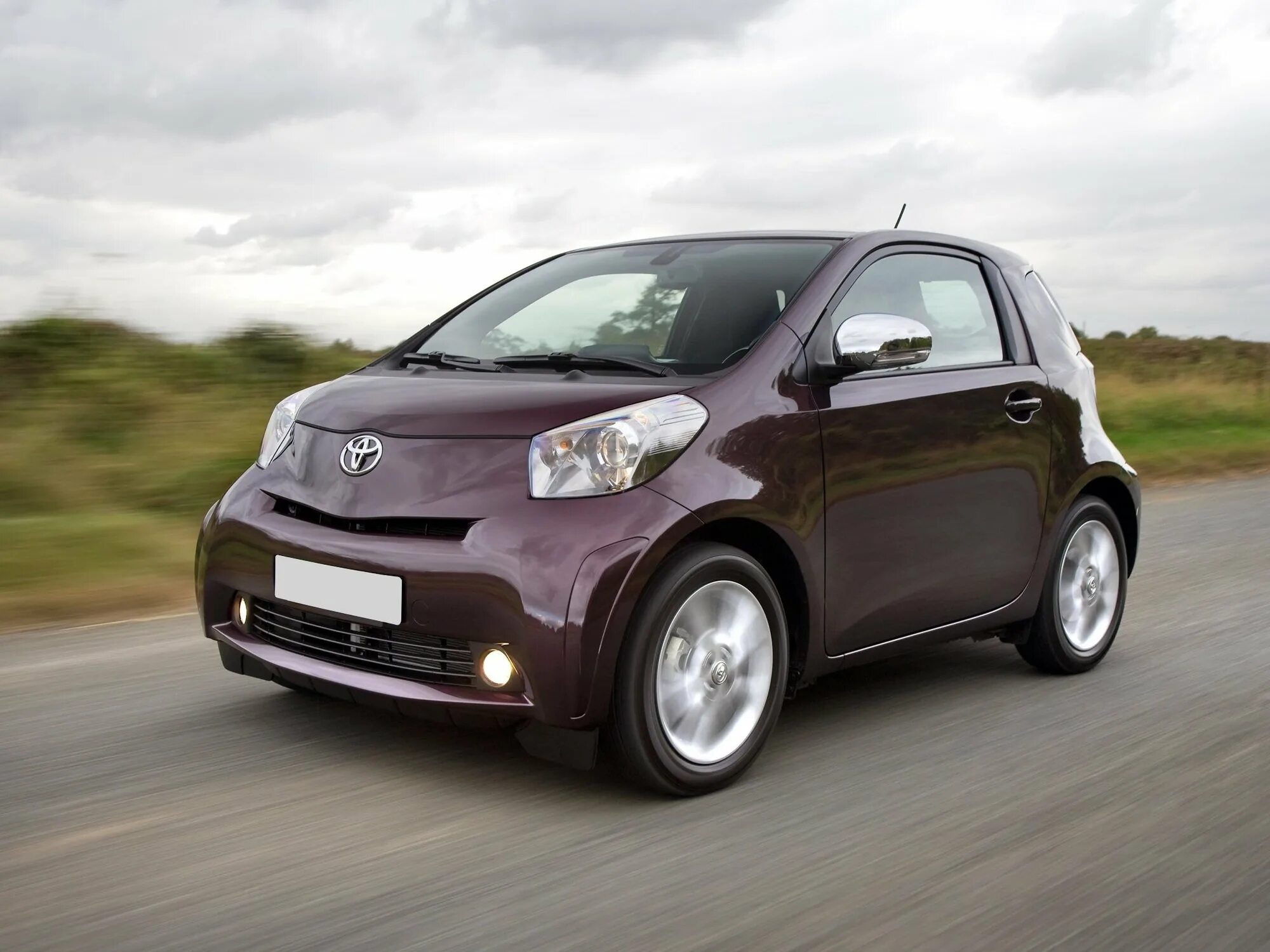 Иномарки малолитражки. Toyota IQ 2022. Toyota IQ 2009. Toyota IQ kgj10. Toyota IQ 2015.