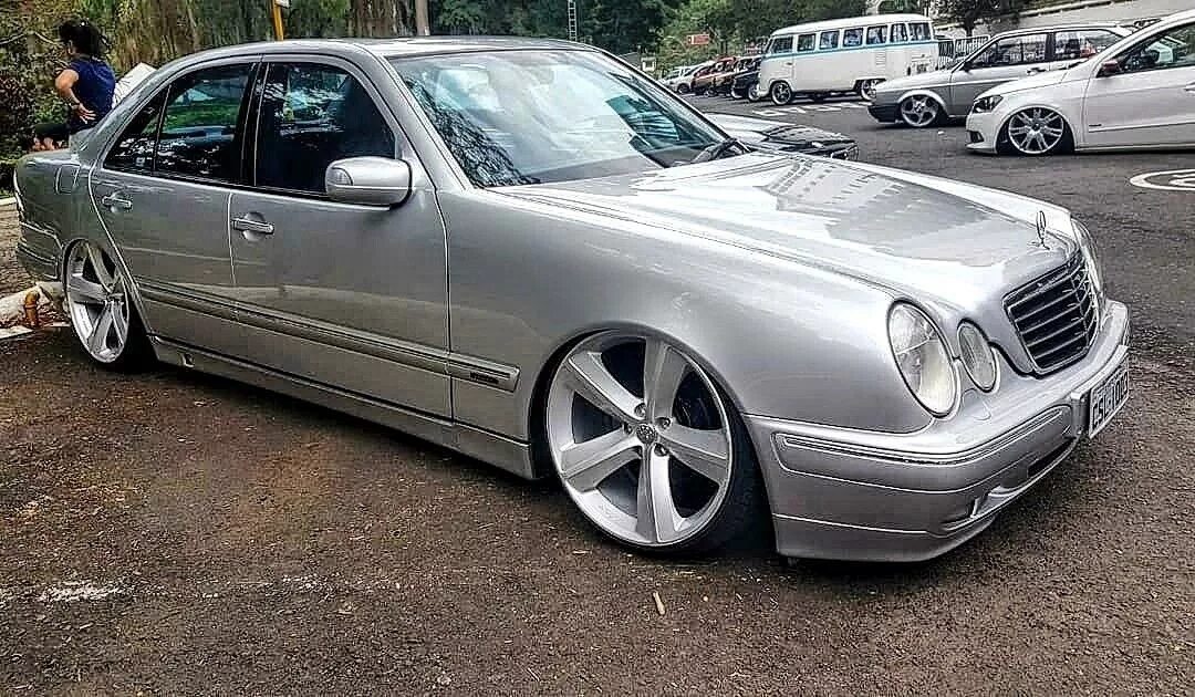 Mercedes W210