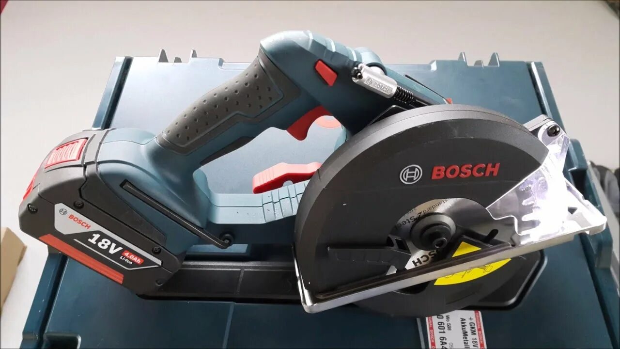 Циркулярная пила аккумуляторная 18. Циркулярная пила Bosch аккумуляторная 18в. Циркулярная пила бош аккумуляторная 18. Аккумуляторная циркулярная пила Bosch GKS 18 V-li. Bosch пила по металлу 18v.