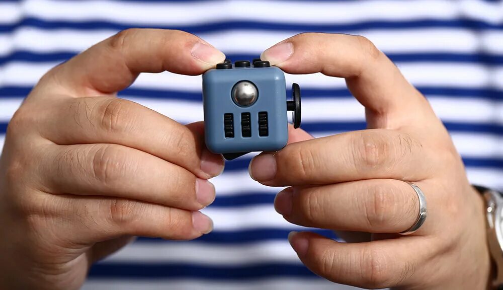 Xiaomi fidget cube. Волшебные гаджеты. Fidget Cube fc2003. Кубик антистресс синий. Fidget Cube хорошая копия.