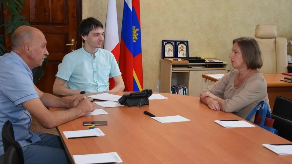 Миролюбовская школа москаленский район. Ольга шапоренко директор школы. Утверждаю директор школы. Мэр города шимановск амурская область. Шапоренко ольга алексеевна министерство образования ставрополь.