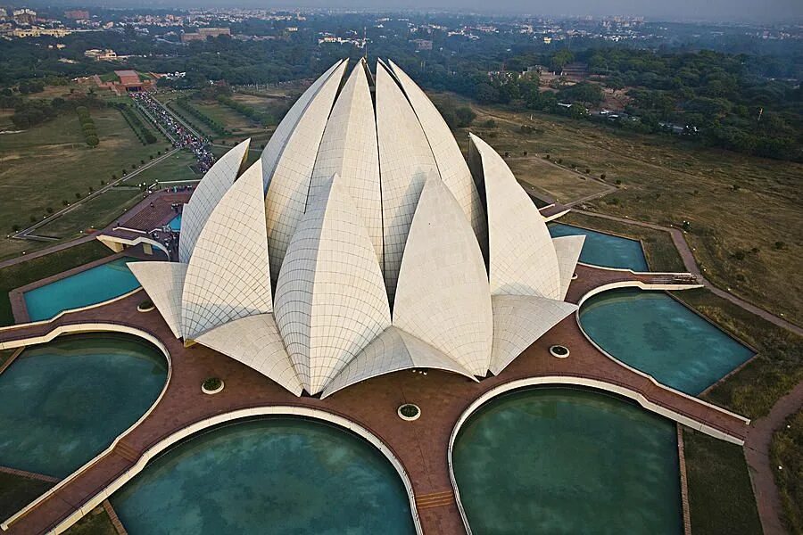 вертикальный бионический город-башня. бионическая архитектура конструкции. архитектурное сооружение используя принципы бионики. архитектурное сооружение используя принципы бионики. архитектурное сооружение используя принципы бионики.