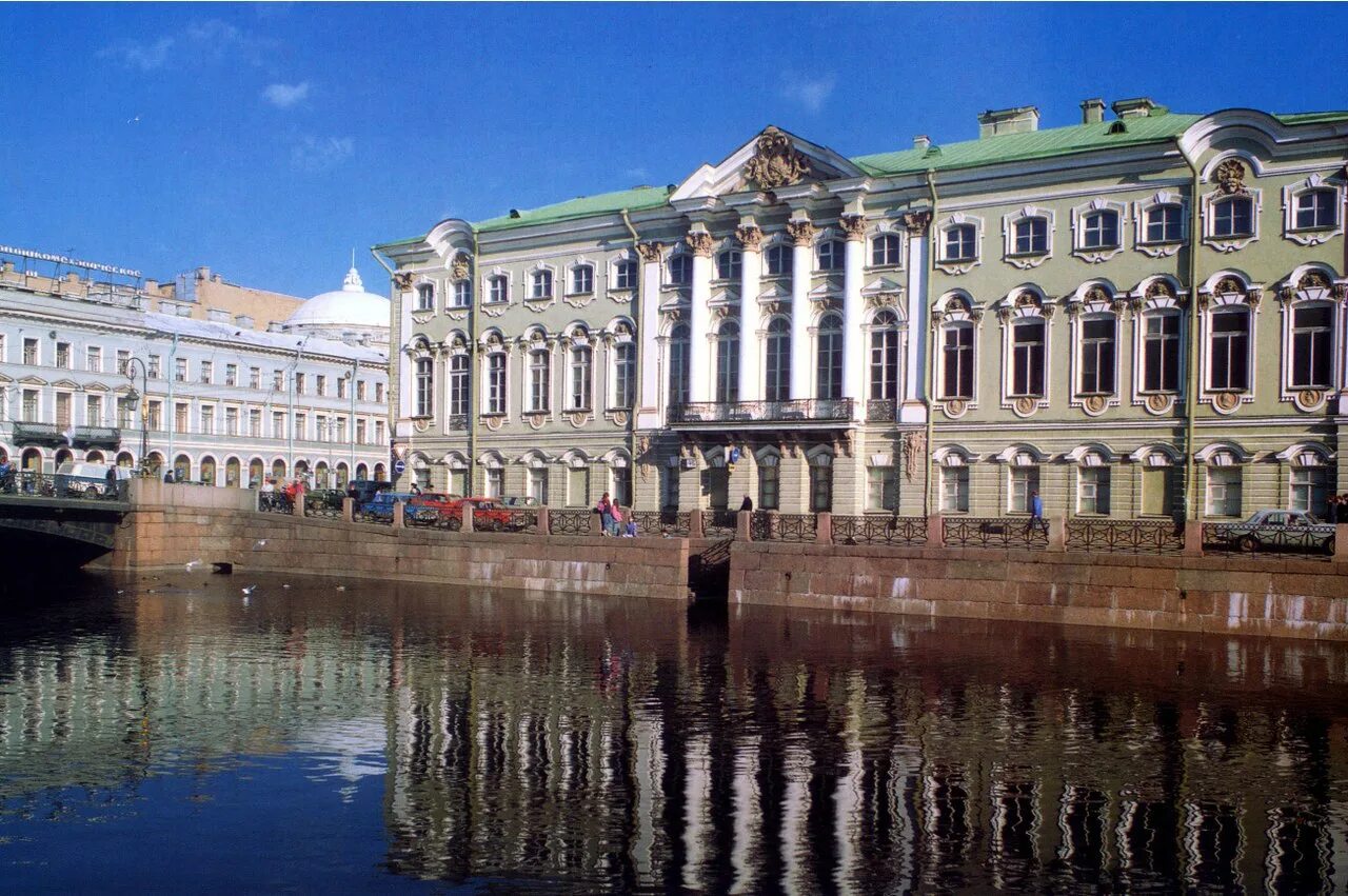 Дворец Строгановых в Санкт-Петербурге. Строгановский дворец Растрелли. Русский музей Строгановский дворец. Дворец Строганова в Петербурге Растрелли.