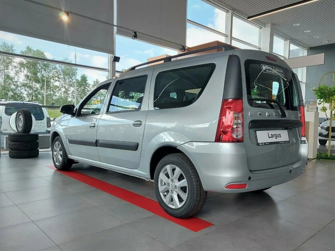 мобильная азс ларгус. мобильная заправка ларгус. ларгус фургон белый серебристый. ларгус бензин. доставка топлива спб.