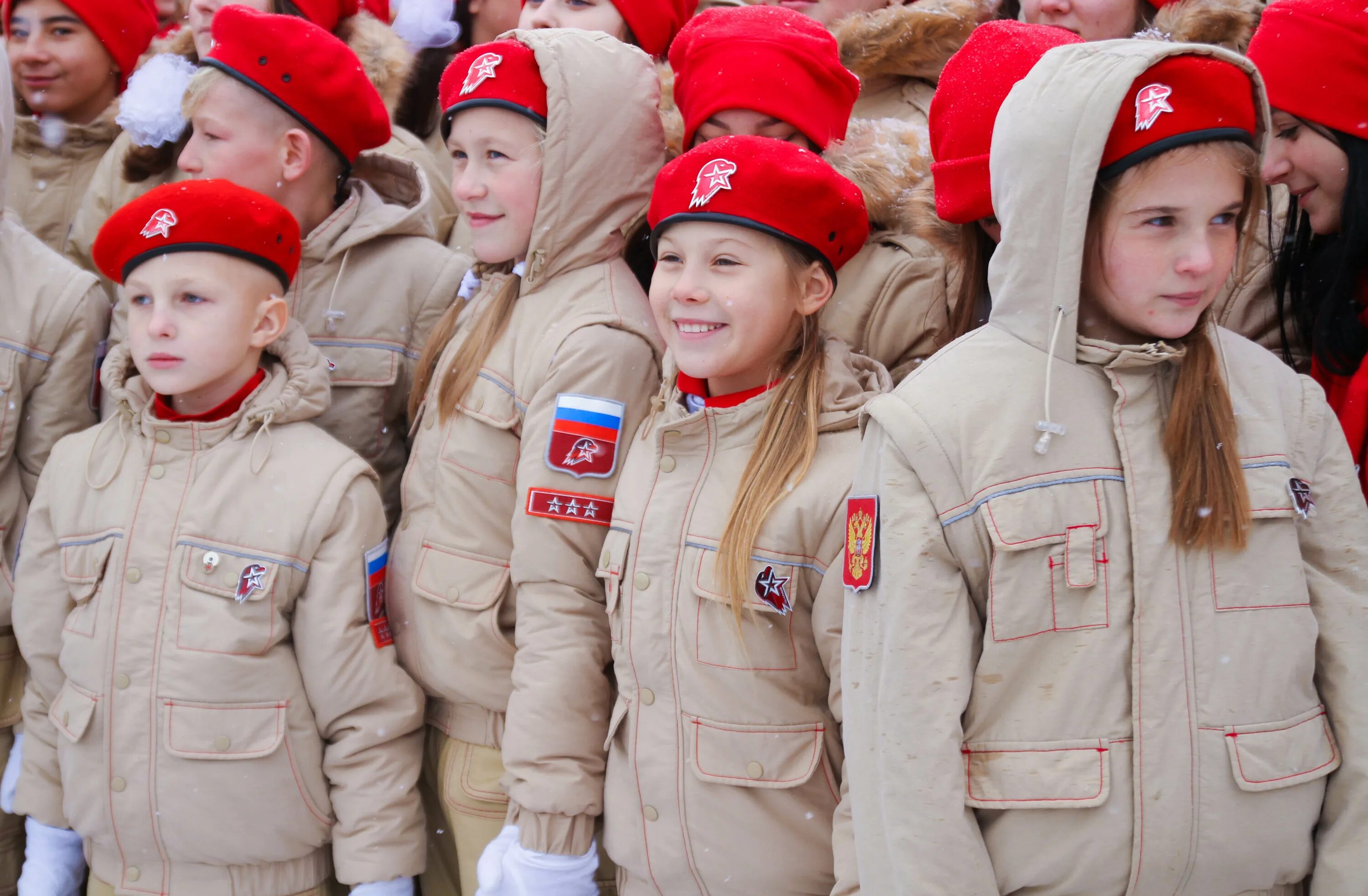 Юнармия юнармеец. Юнармия. патриотический отряд. юнармия девушки. военное патриотическое движение.