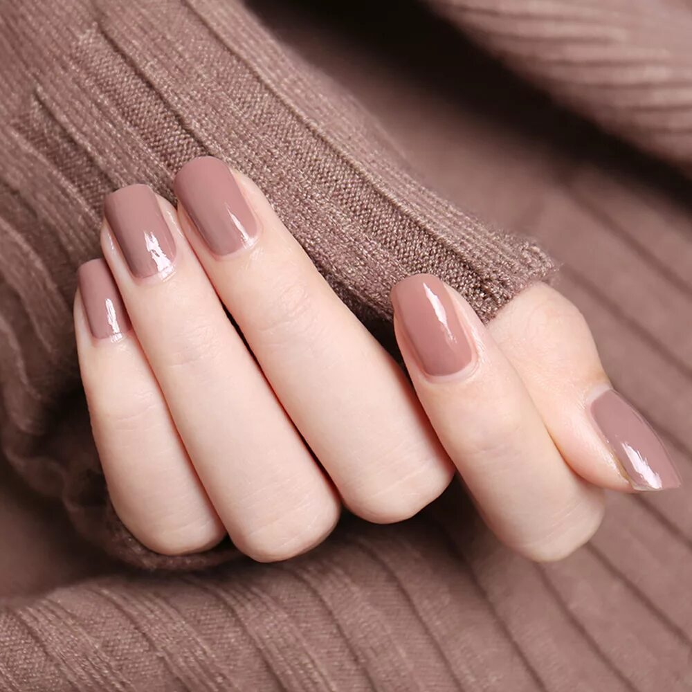 ногти нюд квадрат 2022. бежевые цветы. бежевый маникюр на короткие. маникюр камуфляж нюдовый миндаль. маникюр светлые оттенки.