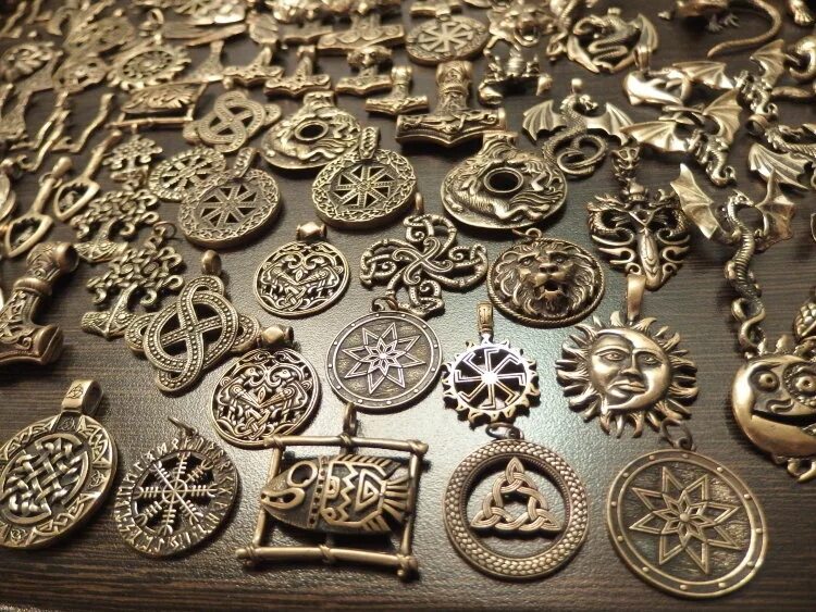 Литье ручная работа. Литье ручная работа. Отливка бронзы. Литье ручная работа. Ручное литьё пвх.