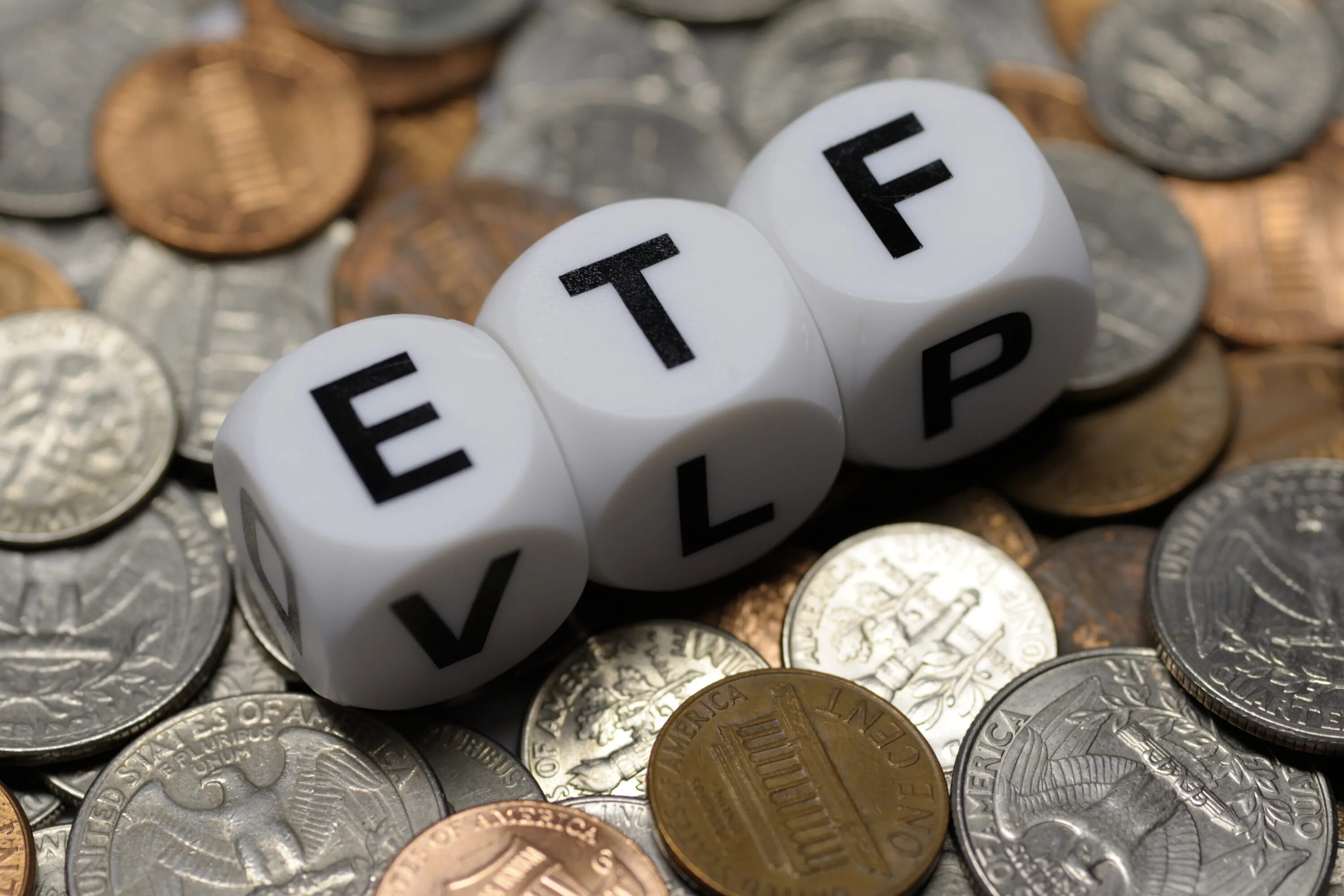 Etf бумаги. ETF фонды. Биржевые фонды. Биржевой фонд картинки. Деньги инвестиции.