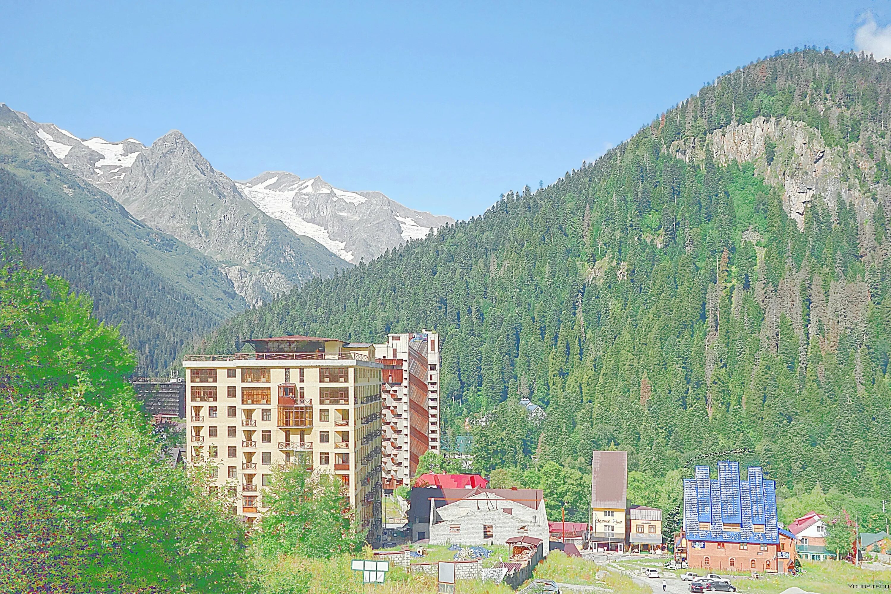 Посёлок домбай карачаево-черкесская республика. Теберда поляна. Теберда поляна. Домбайская поляна карачаево-черкесия. Долина нарзанов теберда.