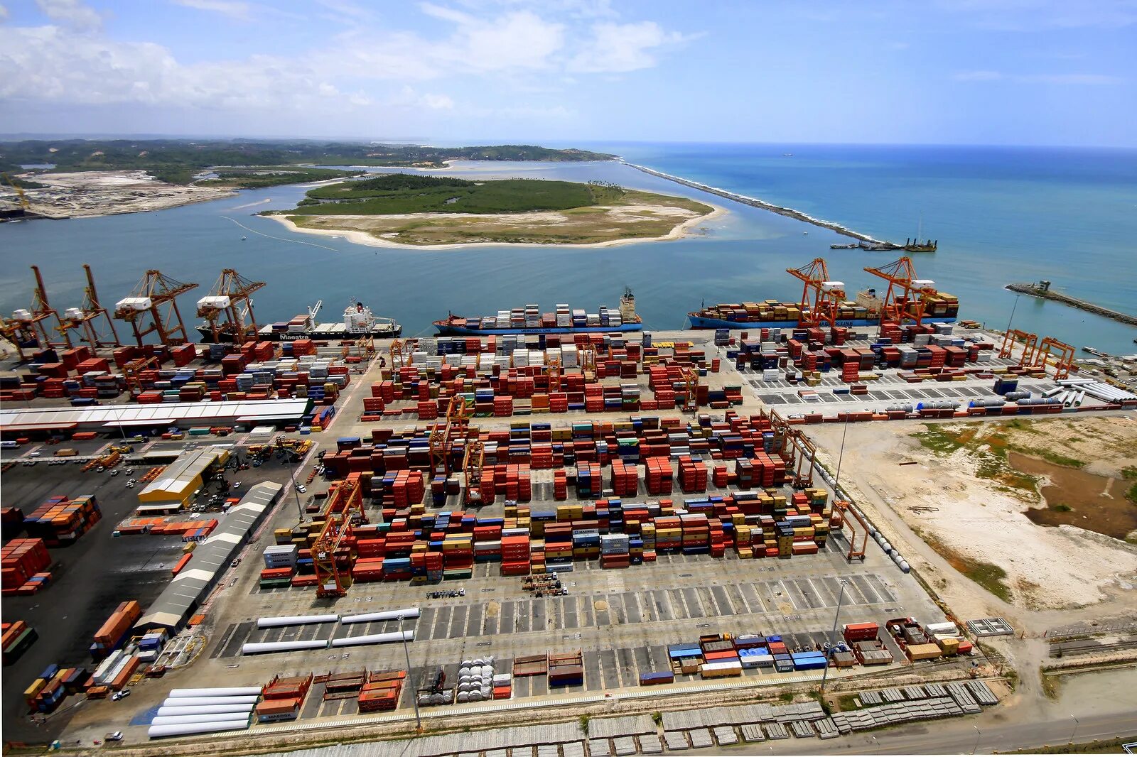 Какой порт самый крупный. Порт Посьет. Самый крупный порт. Самый большой порт в мире. Самый большой пот в мире.