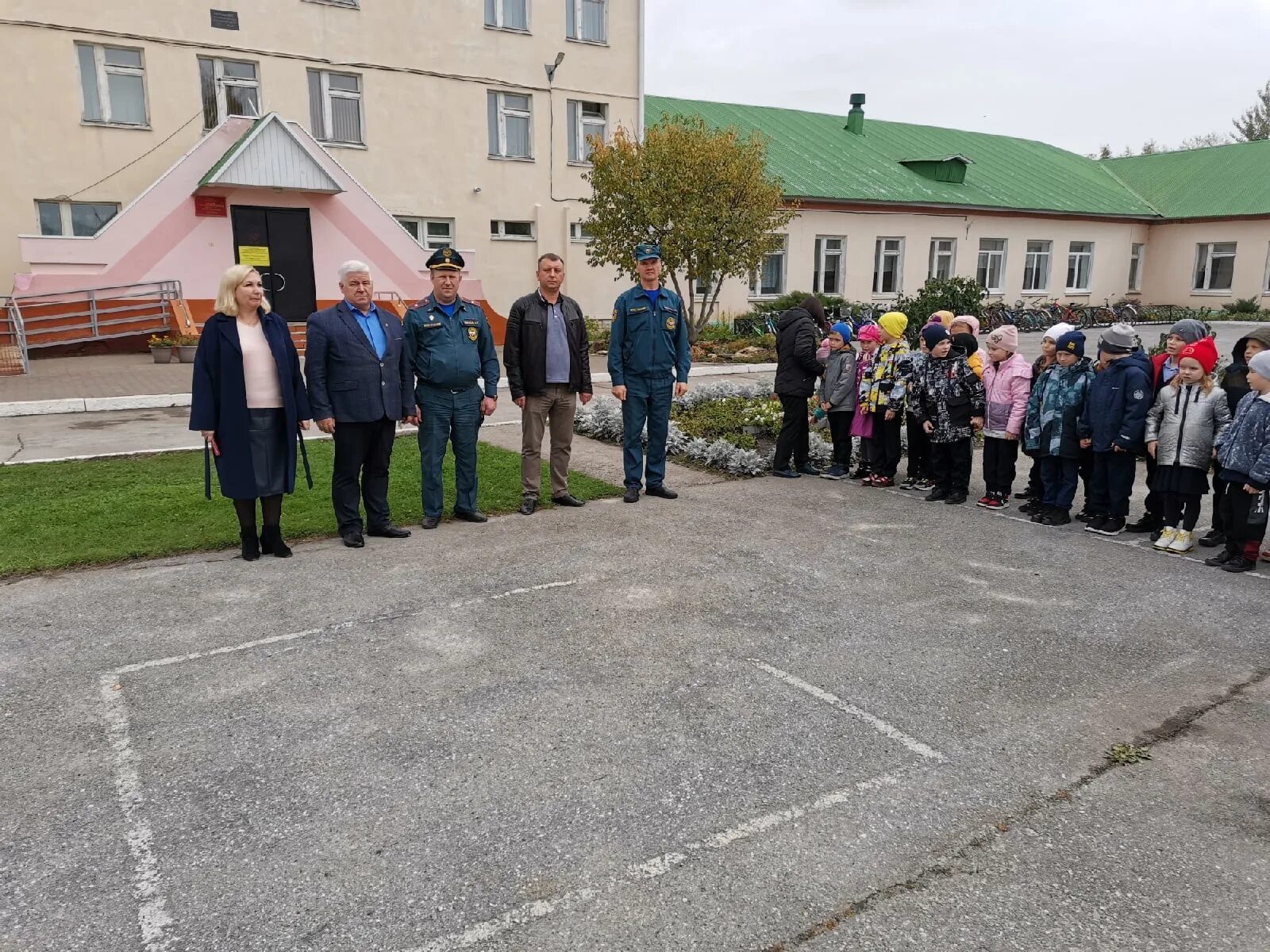 Последние новости по поводу теракта в москве. Эвакуация в школе. Эвакуация. Плановая эвакуация в школе 35 Смоленск.