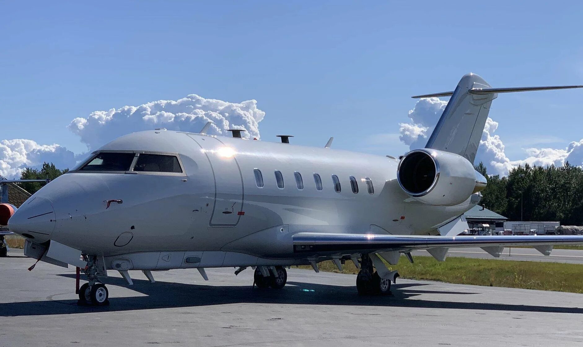 Bombardier 650. Самолет Bombardier Challenger 650. CL-600 Artemis самолет. Самолёт Challenger 650 Artemis. Bombardier Challenger 650 Artemis самолет разведчик.