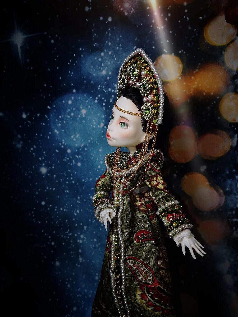 Хозяйка медной горы была. Царевна медной горы. Хозяйка медной горы была. Малахитовая шкатулка царица медной горы. Хозяйка малахитовой горы.