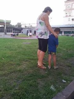 Смотрела как сын писает