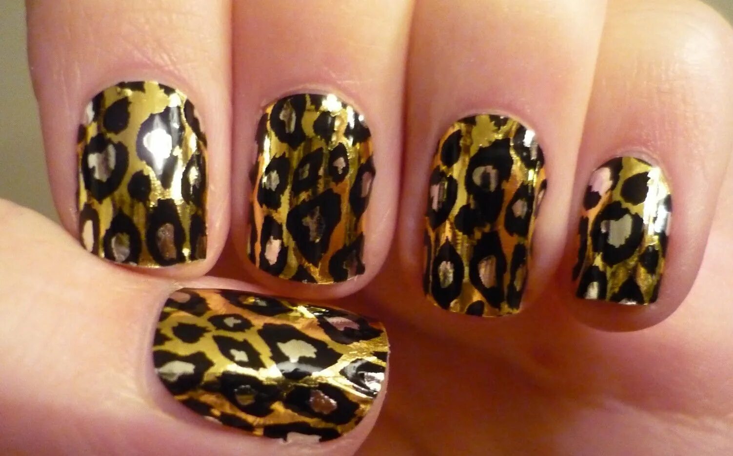 Тигровые ногти дизайн. Леопардовые ногти. Ногти с леопардовым принтом. Тигровые ногти. Ногти с тигровым принтом.