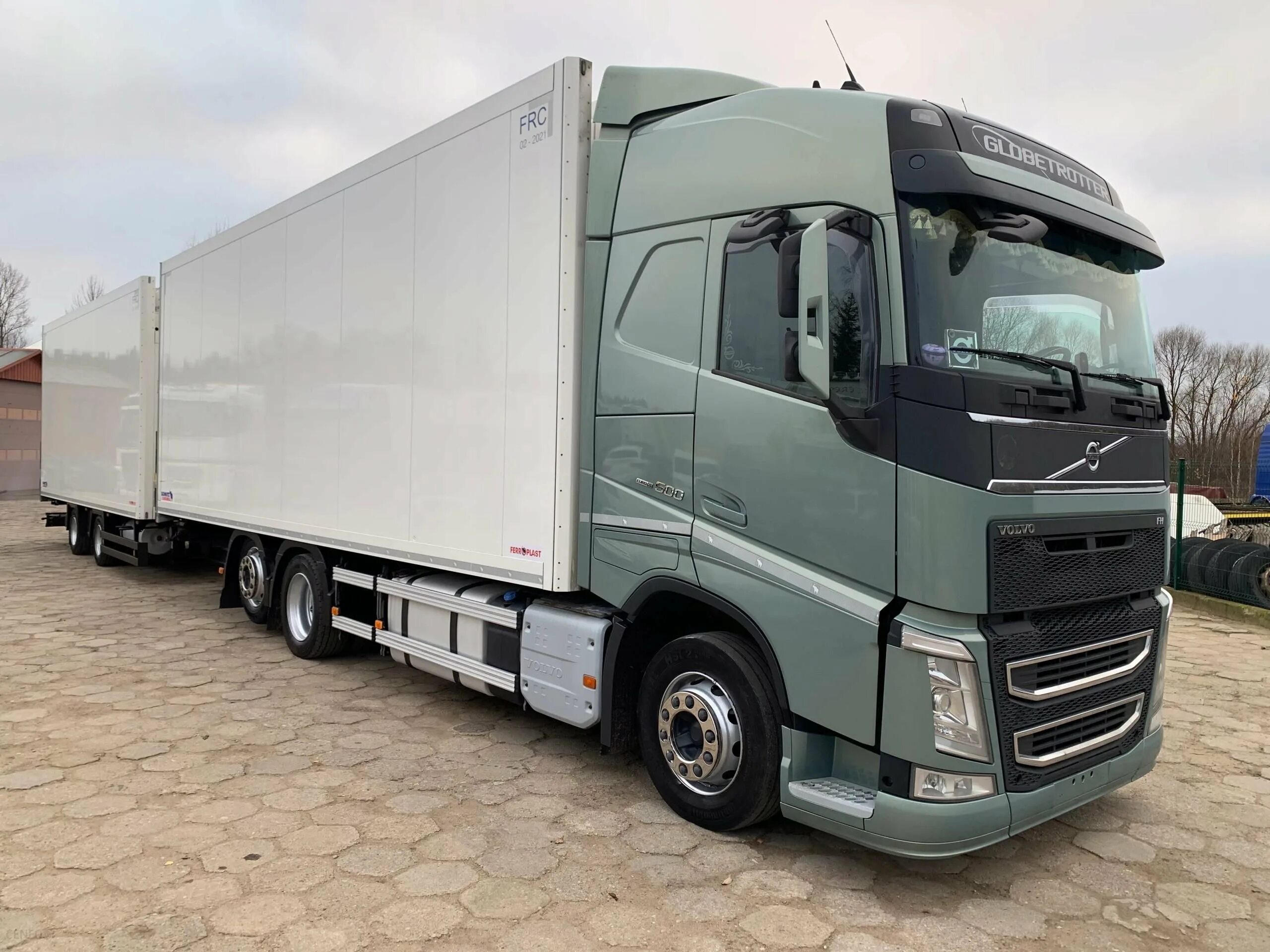 Авито volvo fh. Вольво ФШ 13 Тандем. Вольво FH 500. Volvo fh16 рефрижератор. Вольво ФШ 16 Тандем.