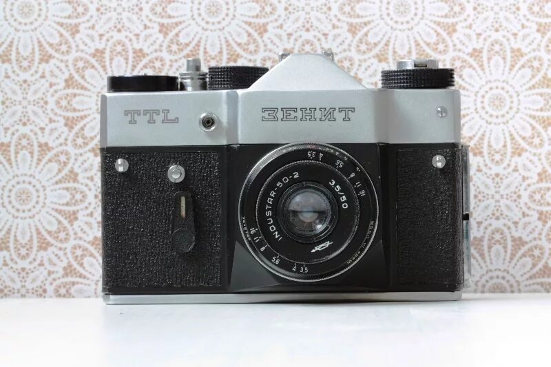 Пленочный зенит. Фотокамера зенит пленочный. Пленочный зенит. Zenit e фотоаппарат. Пленочный зенит.