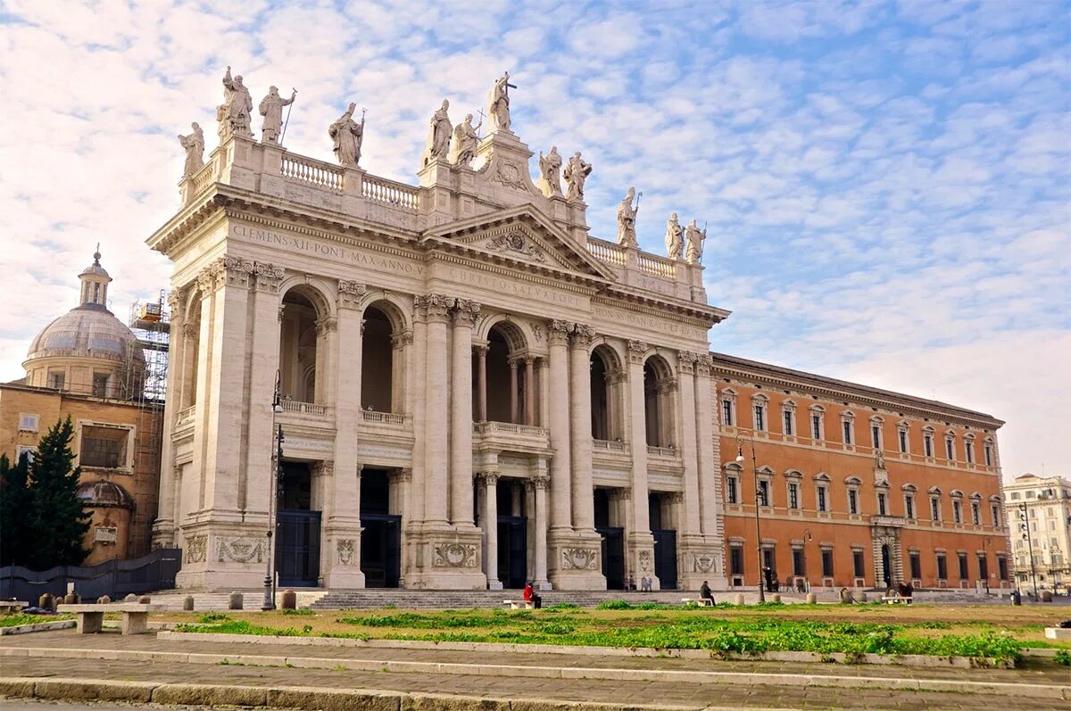 San giovanni. Сан Джованни ин Латерано. Базилика Джованни Латерано.