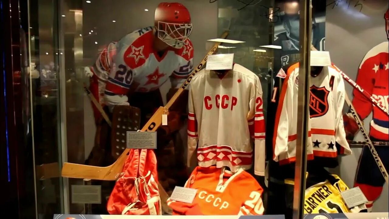 Музей хоккейной славы в торонто. Хоккеисты зала славы. Хоккеисты зала славы. Зал хоккейной славы в торонто. Зал хоккейной славы в торонто.