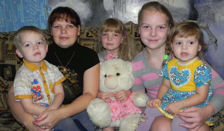 семья ширяевых. семья ширяевых александровка маркс. поздравление многодетному отцу. семья ширяевых. многодетным родителям.