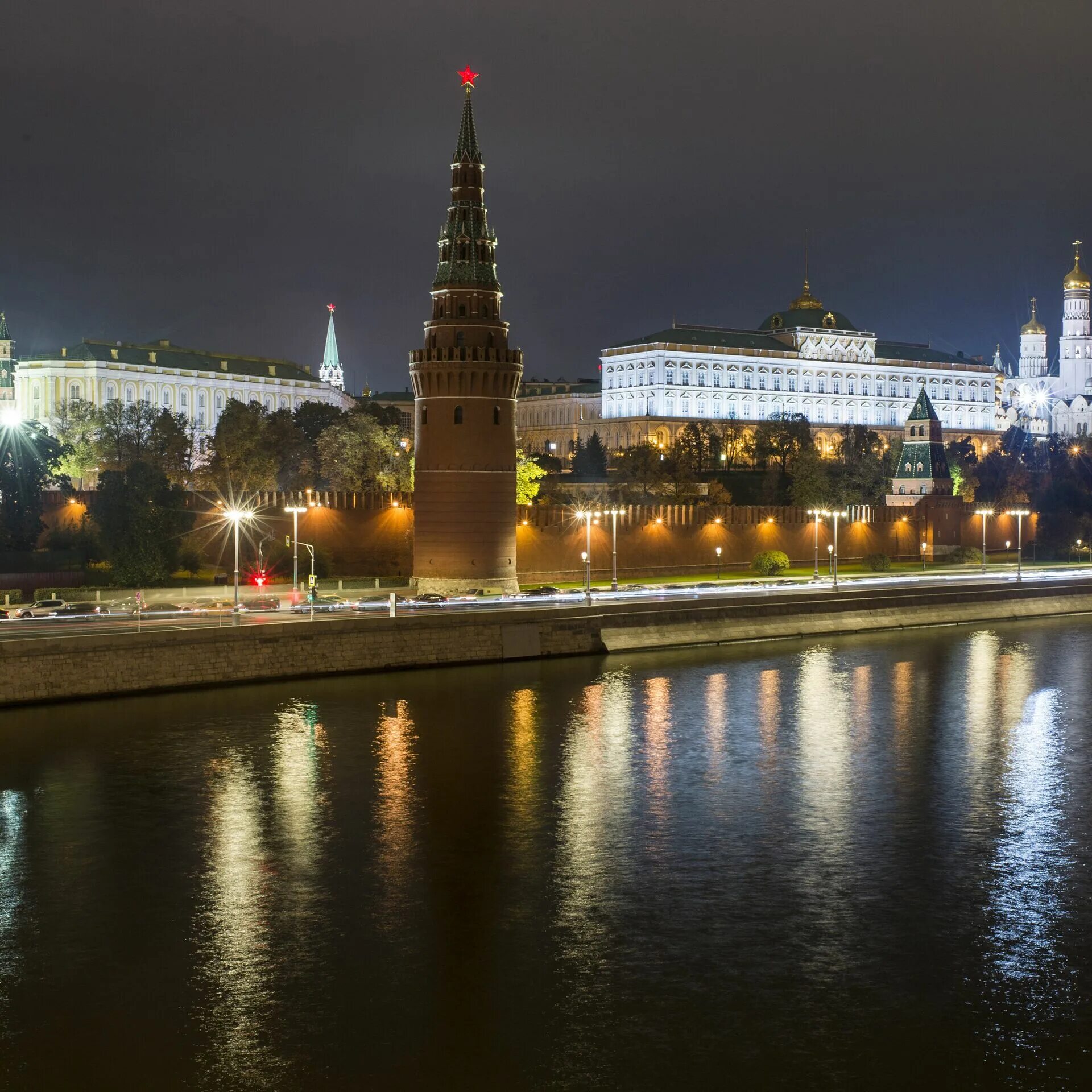 Москва вк 20. Москва. Москва картинки. Московский Кремль. Московский Кремль ранним утром.