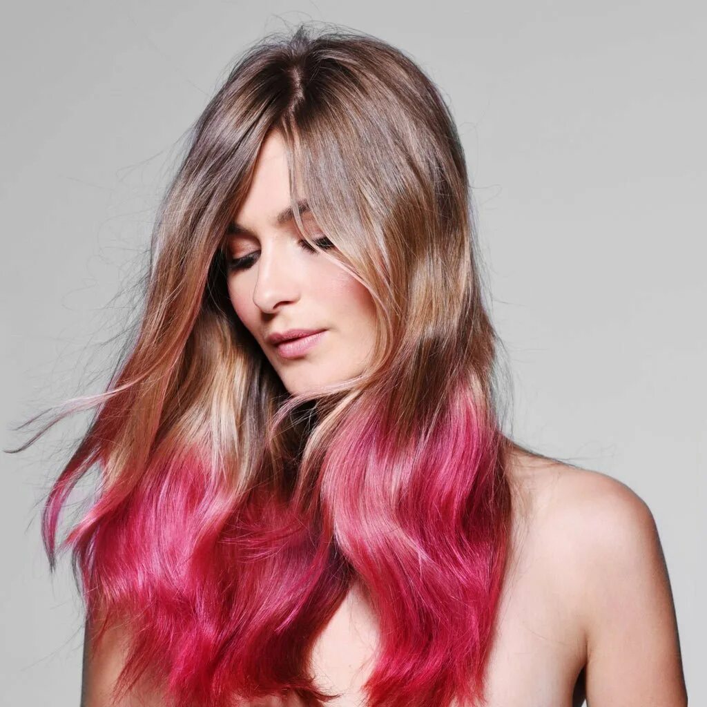 Покрасить волосы в марте 2024. Покраска волос. Розовые кончики волос. Розовые кончики на русых волосах. Покрасить пряди волос в розовый цвет.
