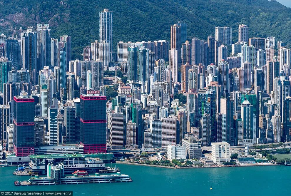 Небоскребы гонконга. Hong Kong небоскребы. Исполинские небоскребы Гонконга. Гонконг высотки. Каменные джунгли Гонг Конг.