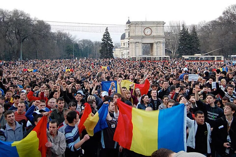 Жители молдовы. Унионисты Молдовы. Митинг унионистов в Кишиневе. Население Молдовы. Население Румынии.