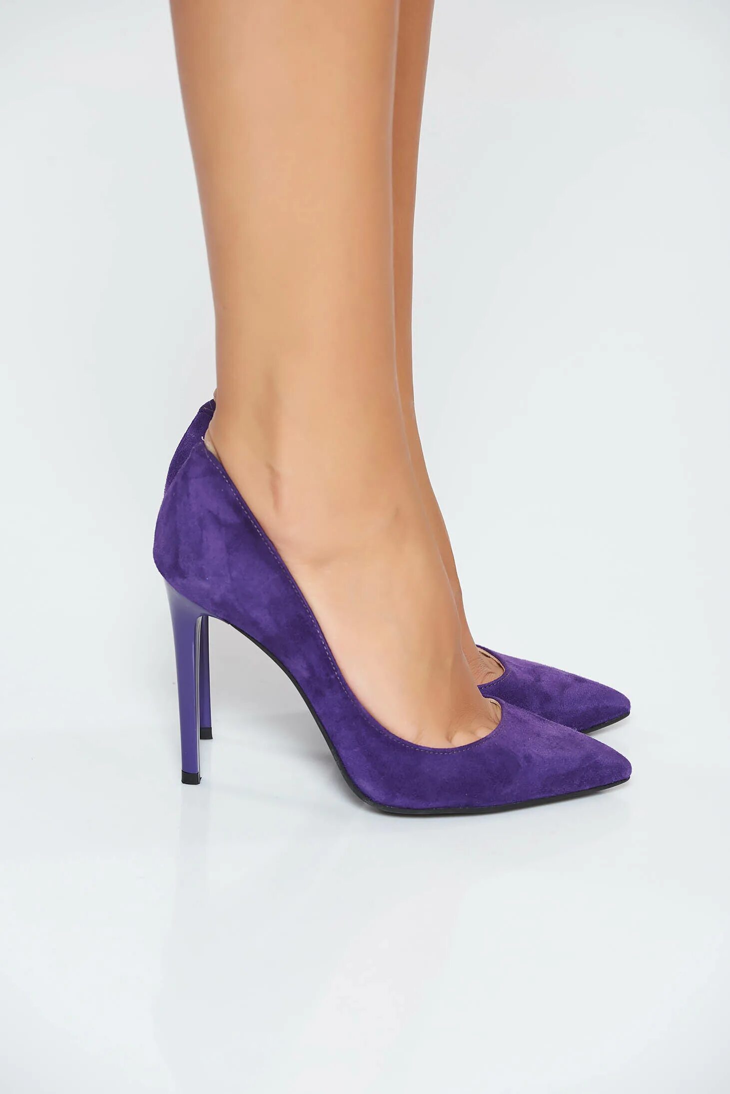 Purple pointed bss. Viola purple metallic.