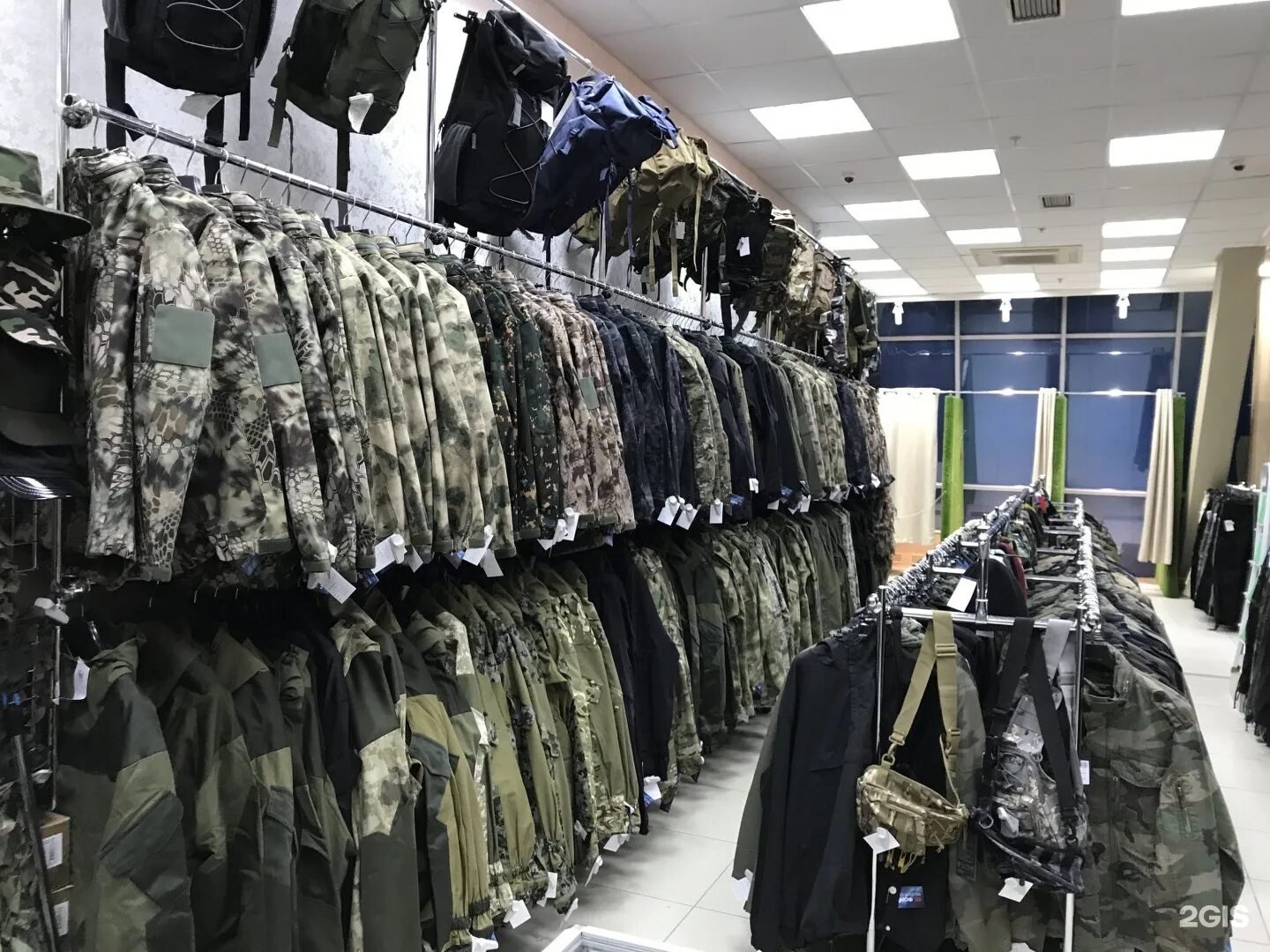 Магазин форма НАТО В СПБ на Нарвской. Милитари стайл магазин в СПБ. Магазин военной одежды НАТО. Форма милитари магазин.