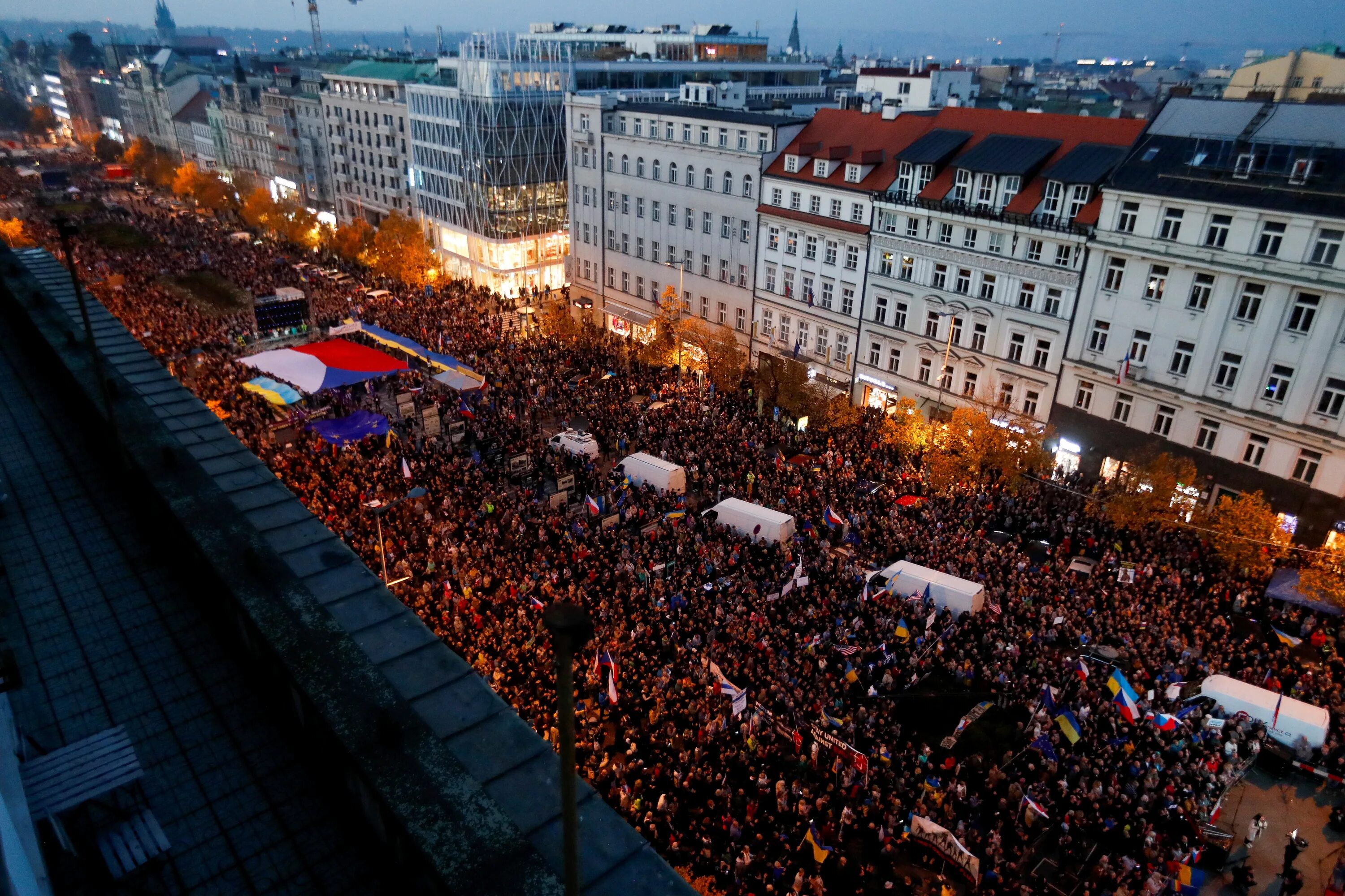 Республика 14 октября. Митинг в Чехии. Протесты в Праге. Протестная демонстрация в Чехии. Митинг в Праге.