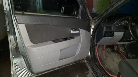 Установка дверных карт приора