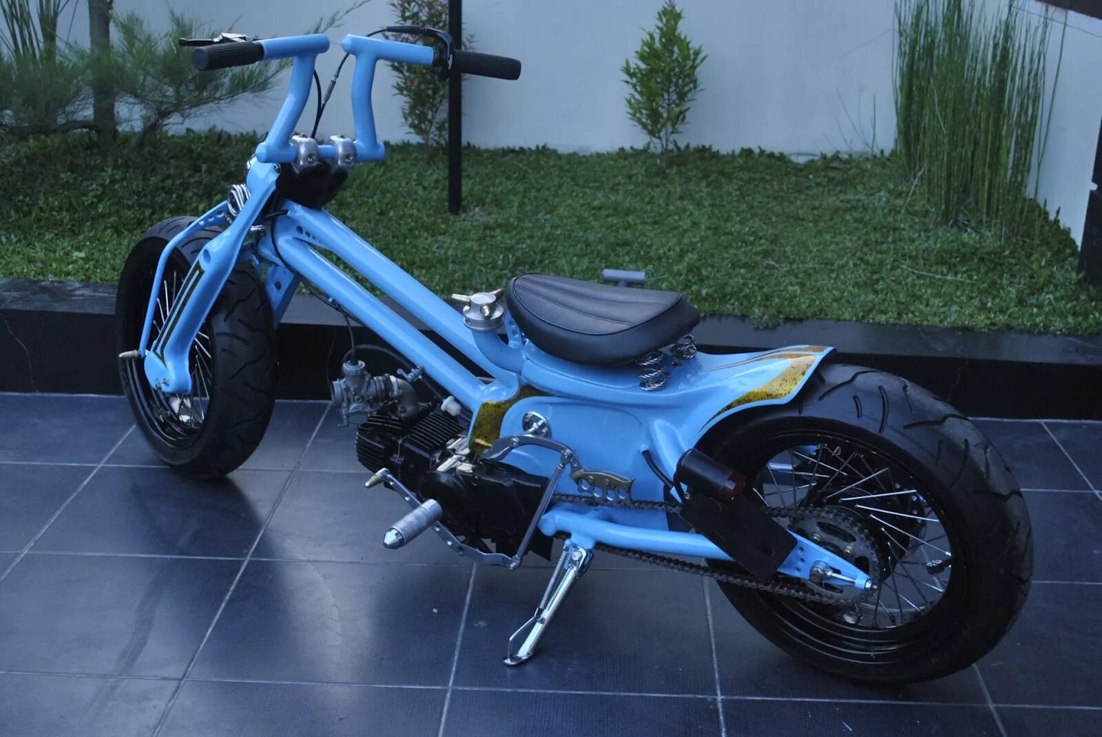 Мопеды 70 кубов. Honda c70. Honda Custom 70 зеленая. Хонда дио кастом. Мопед кастом 50 кубов.