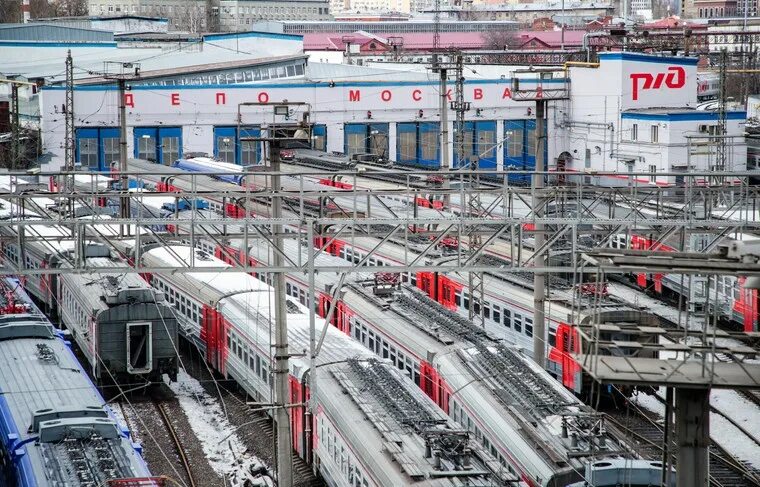 Ленинградский вокзал москва. Платформа автомобилевоз ржд. Железнодорожный вокзал. Ржд вокзал телефон санкт. Жд вокзал.