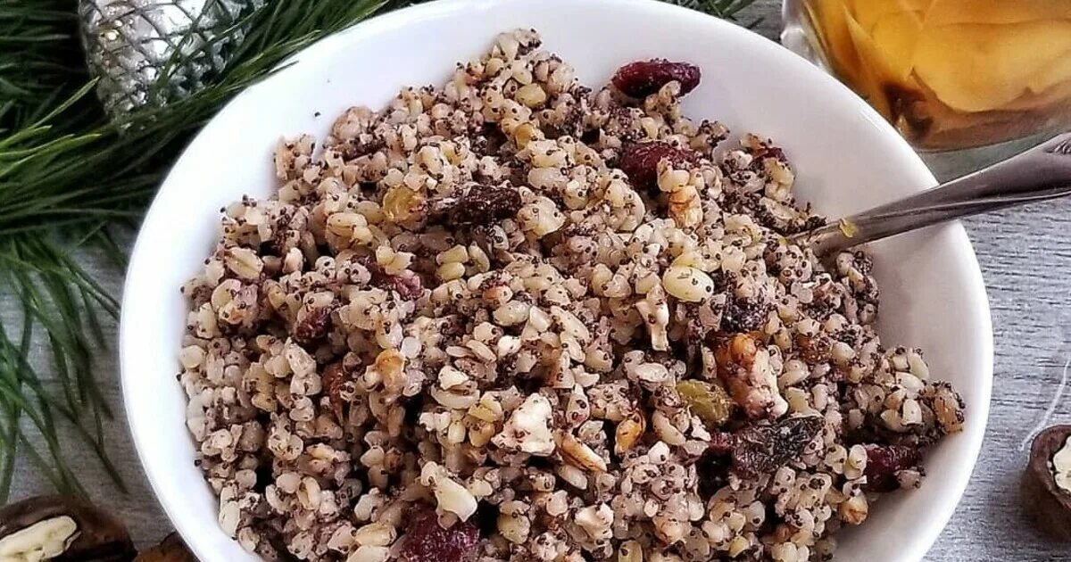 Кутья из пшеницы с маком. Булгур кутья. кутья из булгура. кутя без мака. квас и кутья.