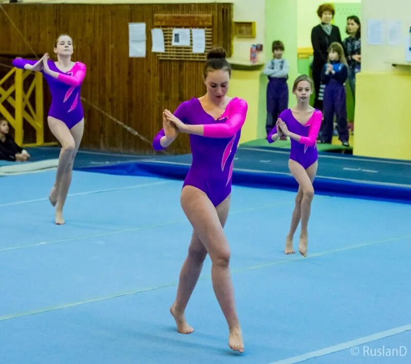 Спортивная школа мурманск. ДЮСШ 1 Мурманск. Мурманск спортивная акробатика №1. Спортивная школа по акробатике. ДЮСШ акробатика.