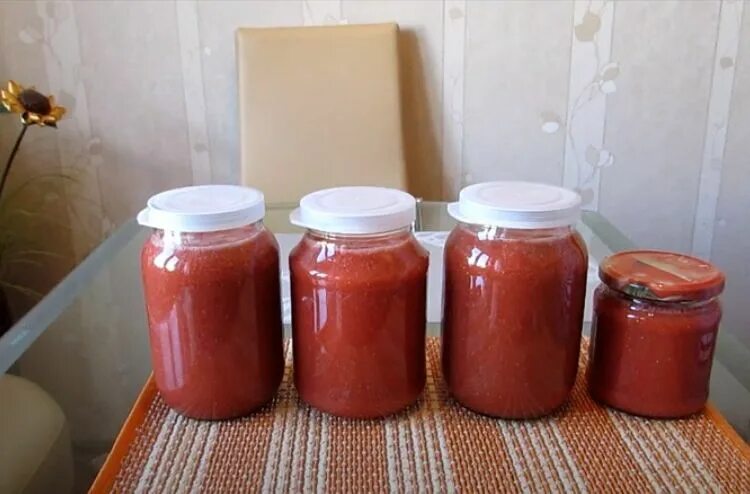 Клубника перетертая с сахаром на зиму. Клубника тертая с сахаром. Клубника перетертая с сахаром. Клубника протертая с сахаром на зиму без варки. Земляника перетертая с сахаром на зиму без варки.