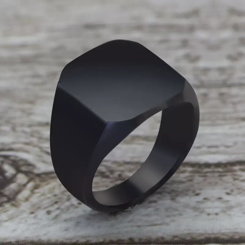 Черное кольцо фото. Кольцо с черными камнями. Перстень с черным камнем. Кольцо с черным квадратным камнем. Чёрная печатка кольцо.