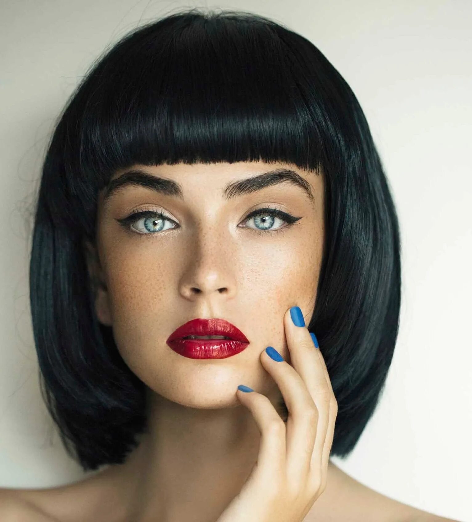 каре боб трэйси. боб каре с челкой 2022 модные. александр тодчук studio. зендая с челкой. стрижка мирей матье сессон.